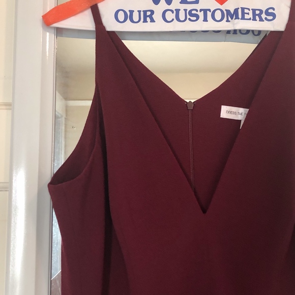 DRESS THE POPULATION Burgundy Iris High Slit Gown - Picture 6 of 8